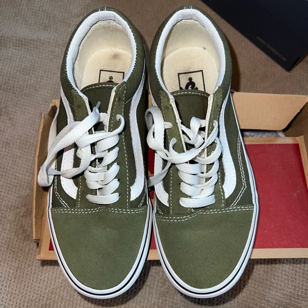 Vans winter moss and true white